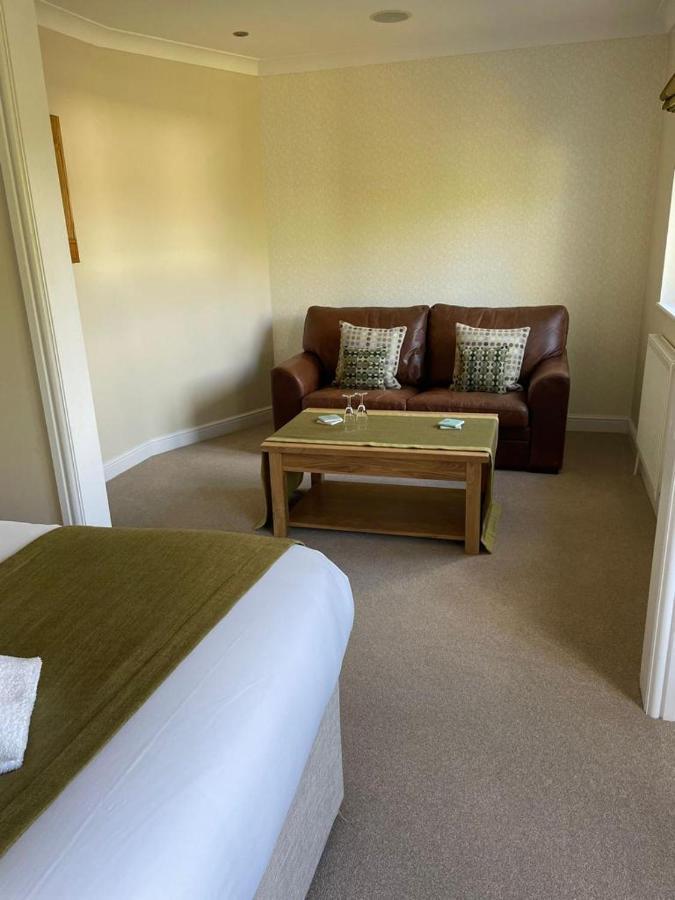 Bed and Breakfast Roseberry House à Newcastle Emlyn Extérieur photo