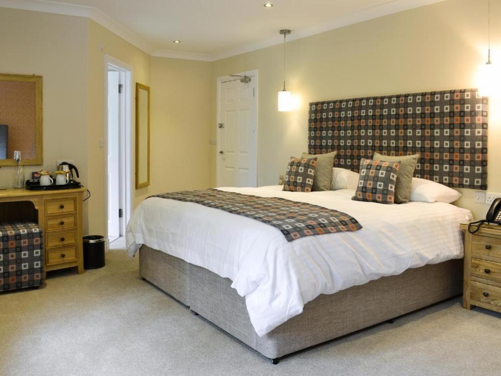 Bed and Breakfast Roseberry House à Newcastle Emlyn Extérieur photo