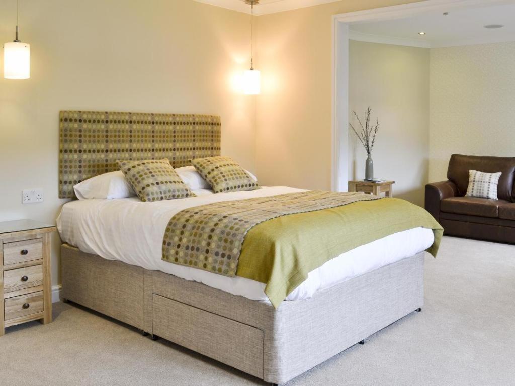 Bed and Breakfast Roseberry House à Newcastle Emlyn Extérieur photo
