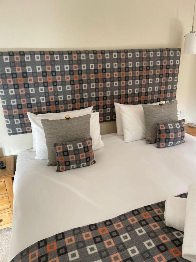 Bed and Breakfast Roseberry House à Newcastle Emlyn Extérieur photo