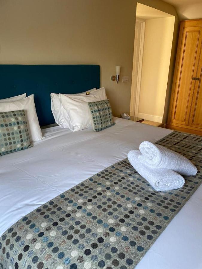 Bed and Breakfast Roseberry House à Newcastle Emlyn Extérieur photo