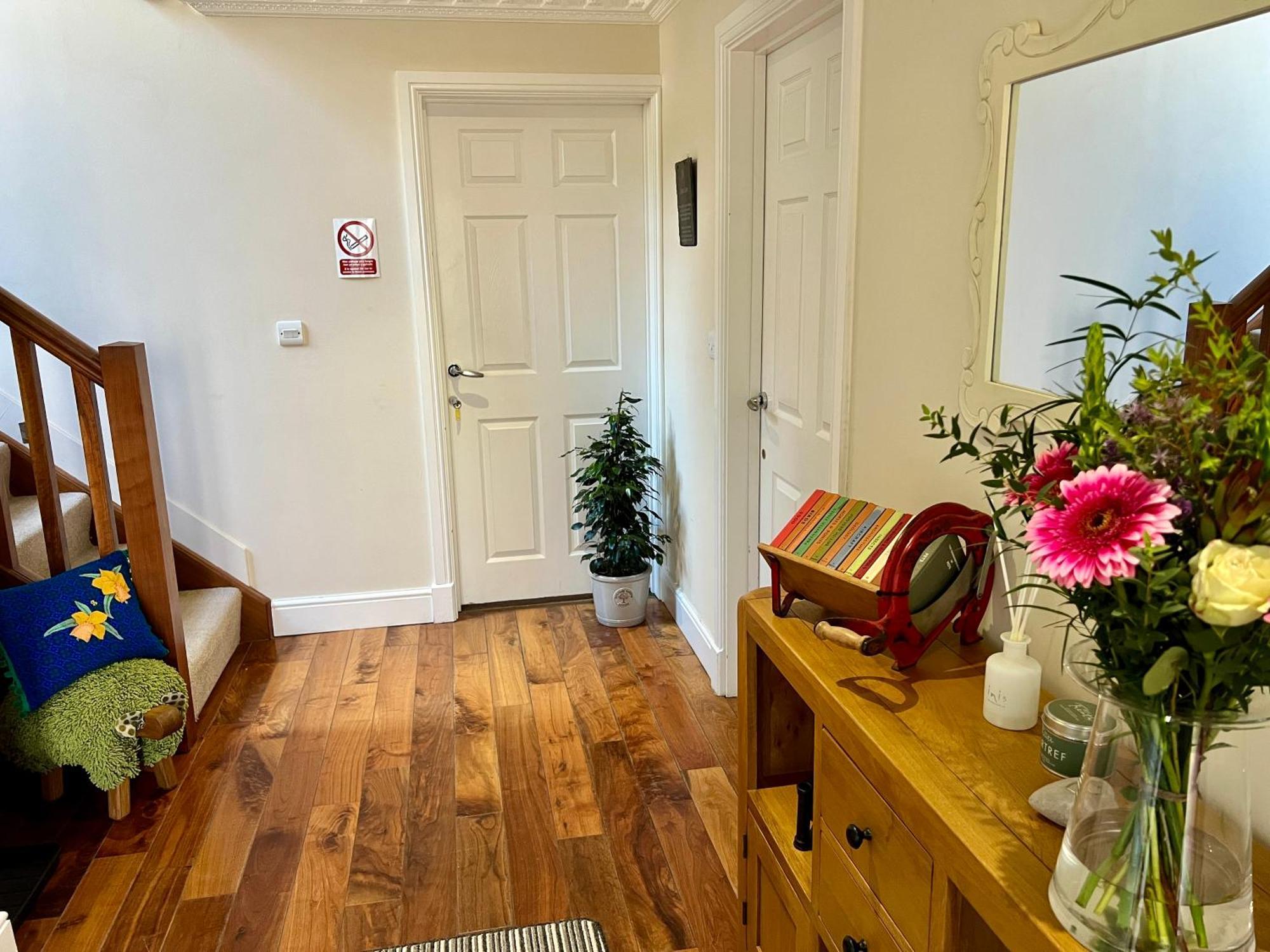 Bed and Breakfast Roseberry House à Newcastle Emlyn Extérieur photo